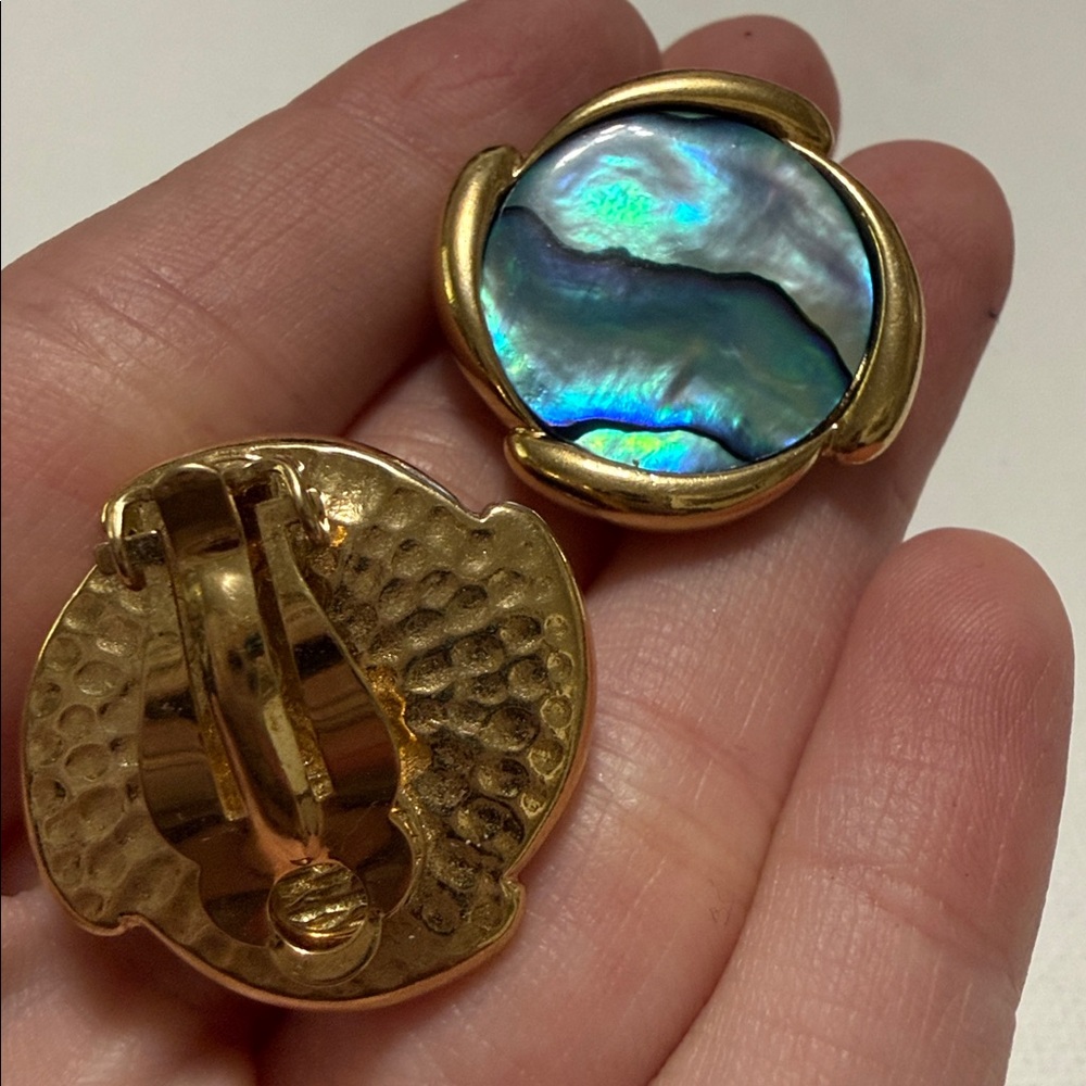Gold-Frame Abalone Shell Stud Clip on Earrings - Picture 12 of 14